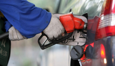 &Uacute;jra emelkednek az &uuml;zemanyag&aacute;rak kedden