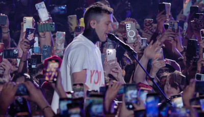 Moziv&aacute;sznon &eacute;lhetj&uuml;k &aacute;t a Twenty One Pilots monument&aacute;lis koncertj&eacute;t