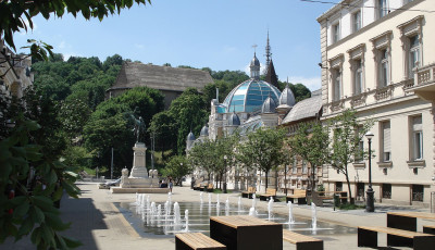 A gy&uuml;lekez&eacute;si t&ouml;rv&eacute;ny szigor&iacute;t&aacute;sa miatt tartanak Miskolcon is t&uuml;ntet&eacute;st kedden