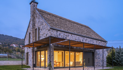 Az &eacute;v legszebb balatoni nyaral&oacute;ja: nem a luxus hars&aacute;nys&aacute;ga, hanem az okos egyszerűs&eacute;g győz&ouml;tt