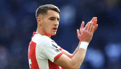 A Balatonn&aacute;l nyaralt az Arsenal j&aacute;t&eacute;kosa