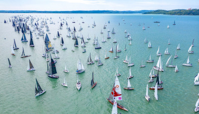 K&ouml;zel 600 haj&oacute; &aacute;ll rajthoz a 2025-&ouml;s K&eacute;kszalagon