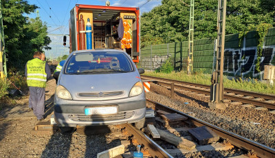 Aut&oacute; a s&iacute;neken - Hajsz&aacute;lon m&uacute;lt a vas&uacute;ti katasztr&oacute;fa Nagyt&eacute;t&eacute;nyben