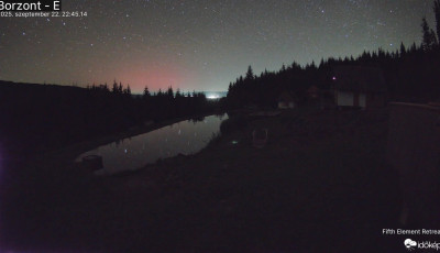 Sarki f&eacute;ny csillant fel az &eacute;gen