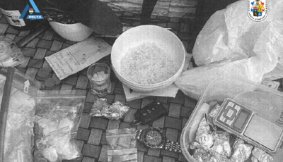 Tisza&uacute;jv&aacute;rosi lak&aacute;s&aacute;b&oacute;l ter&iacute;tette a k&aacute;bszit az &oacute;nodi d&iacute;ler - M&eacute;g pszichoakt&iacute;v gumicukor is volt n&aacute;la