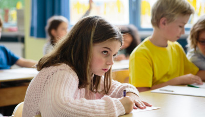 Kihirdett&eacute;k a 2025/26-os tan&eacute;v hivatalos rendj&eacute;t - Mutatjuk mikor lesznek a tan&iacute;t&aacute;si sz&uuml;netek!