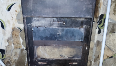 S&aacute;lyi d&iacute;lerre t&ouml;rtek r&aacute; a rendőr&ouml;k, a k&aacute;lyh&aacute;ba &eacute;s a gyerek&aacute;gyba sz&oacute;rta a cum&oacute;t